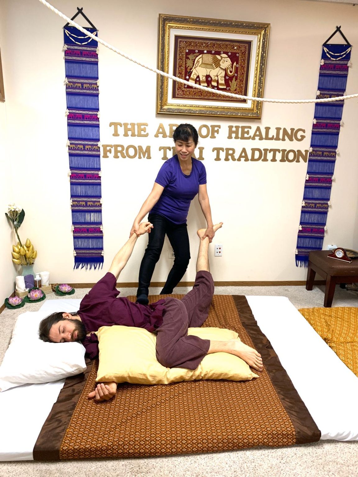 https://bouldernuadthaispa.com/wp-content/uploads/2023/04/Thai-massage-spa-in-Boulder-CO-6-1152x1536.jpg